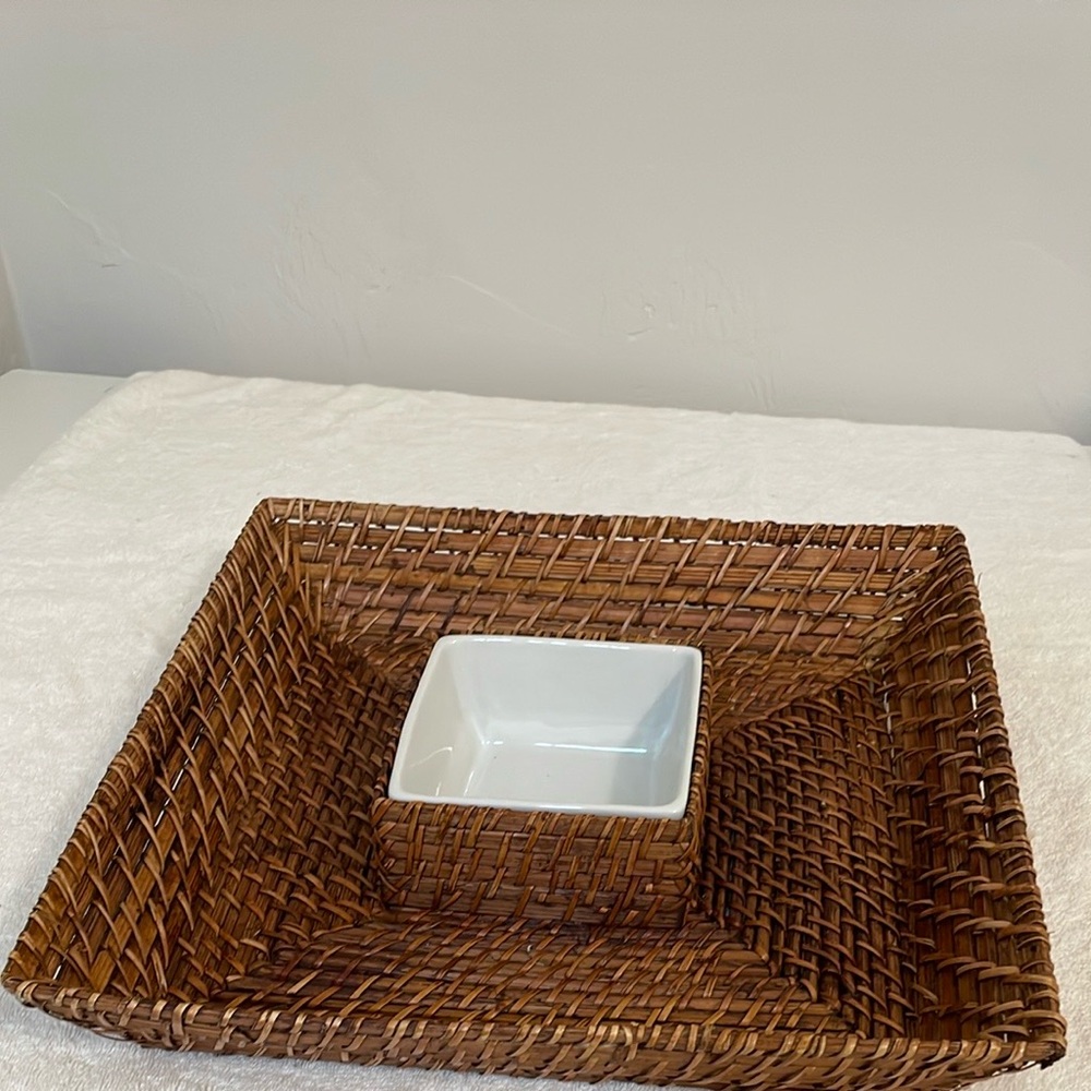 Wicker Rattan  Woven 14” x 14”  Chip and Dip Tray with 5” x 5” Bowl
